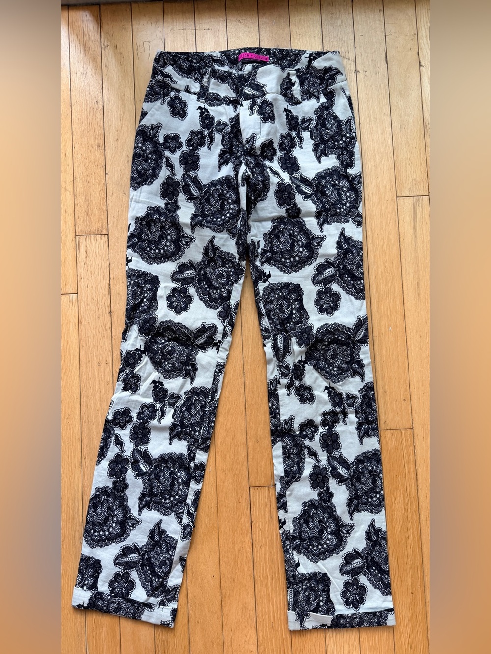 Alice + Olivia Black and White Floral Lace-Print Straight Jeans